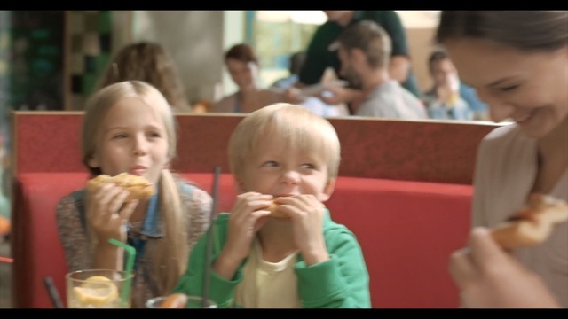 Video Reference N4: Child, Facial expression, People, Snapshot, Toddler, Nose, Baby, Eating, Fun, Mouth, Person