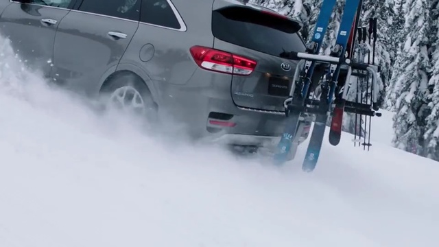 Video Reference N5: Vehicle, Car, Automotive tire, Snow, Sport utility vehicle, Tire, Automotive design, Mid-size car, Winter storm, Crossover suv