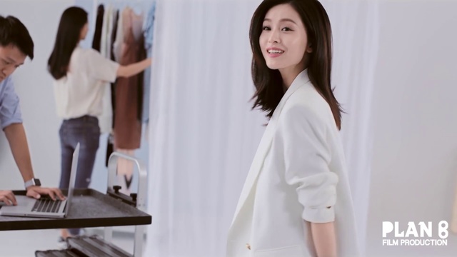 Video Reference N0: White, Clothing, Beauty, Skin, Shoulder, Fashion, Sleeve, Top, Blouse, Outerwear