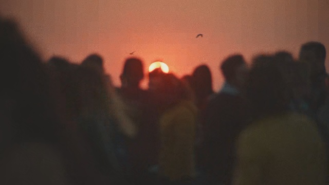 Video Reference N2: Atmospheric phenomenon, Sky, Atmosphere, Evening, Heat, Crowd, Fun, Event, Photography, Sunrise