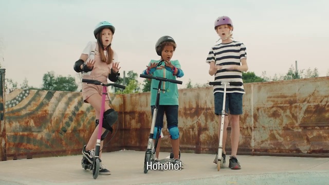 Video Reference N0: Roller skating, Roller sport, Footwear, Roller skates, Inline skates, Skating, Inline skating, Sports equipment, Recreation, Artistic roller skating