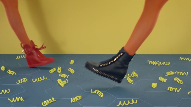 Video Reference N0: Footwear, Yellow, Shoe, Ankle, Human leg, Leg, Floor, Flooring, Play
