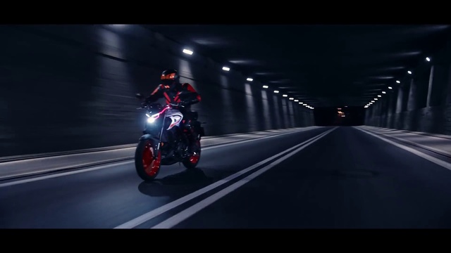 Video Reference N10: Motorcycle, Motorcycling, Vehicle, Automotive design, Mode of transport, Automotive lighting, Road, Highway, Car, Screenshot