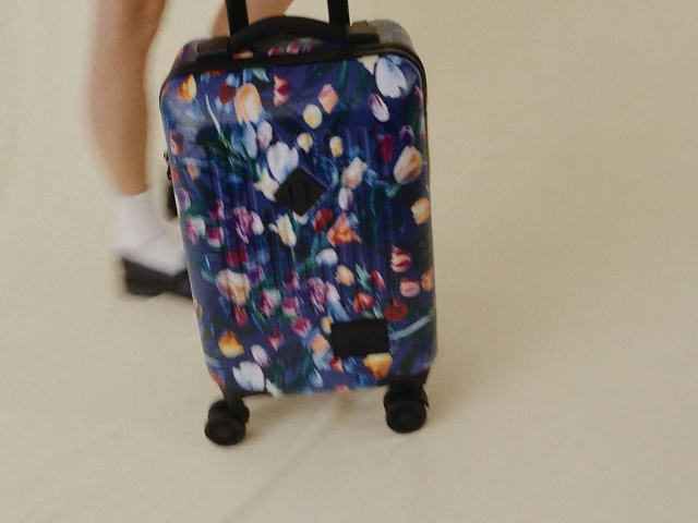 Video Reference N1: Suitcase, Hand luggage, Bag, Baggage, Product, Luggage and bags, Backpack, Travel, Fashion accessory
