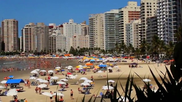 Video Reference N2: City, Urban area, Human settlement, Metropolitan area, Downtown, Town, Tourism, Skyline, Tower block, Building