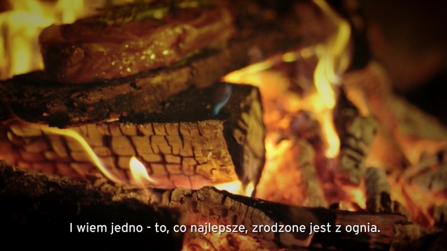 Video Reference N0: Heat, Flame, Fire, Grilling, Cuisine, Dish, Churrasco food, Roasting, Bonfire, Indoor, Cake, Chocolate, Food, Slice, Piece, Sitting, Pizza, Table, Plate, Close, Cooked, Pan, White, Cave, Fireplace, Square, Barbecue
