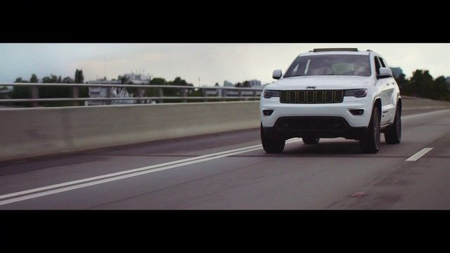 Video Reference N1: Land vehicle, Vehicle, Car, Sport utility vehicle, Automotive design, Compact sport utility vehicle, Automotive tire, Jeep grand cherokee, Jeep, Tire