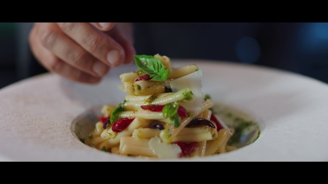 Video Reference N1: Food, Cuisine, Dish, Penne, Ingredient, Pasta, Italian food, Pasta salad, Produce, Recipe