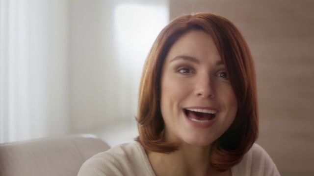 Video Reference N5: Face, Hair, Eyebrow, Facial expression, Skin, Lip, Smile, Hairstyle, Chin, Nose