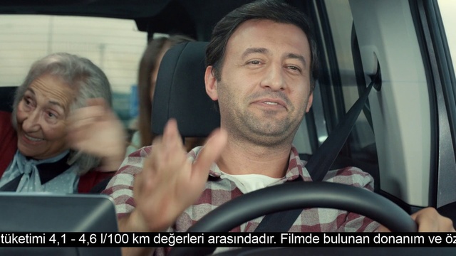 Video Reference N1: Photo caption, Fun, Smile, Driving, Auto part, Vehicle, Family car, Car