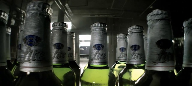 Video Reference N3: Bottle, Glass bottle, Drink, Water, Glass, Wine bottle, Distilled beverage, Alcohol