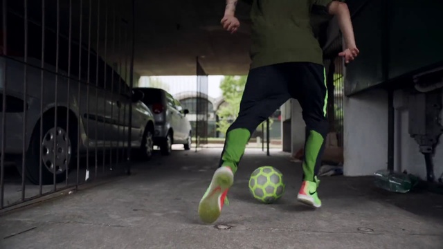 Video Reference N3: Freestyle football, Ball, Soccer ball, Street stunts, Street football, Soccer, Sports equipment, Sports training, Vehicle, Football