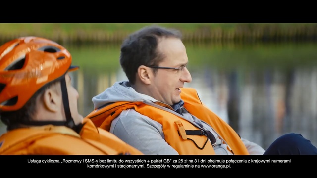 Video Reference N1: Lifejacket, Personal protective equipment, Lifejacket, Fun, Recreation, Vehicle, Leisure, Photo caption, Boating, Person