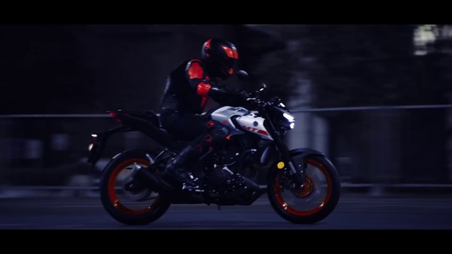 Video Reference N13: Land vehicle, Motorcycle, Vehicle, Motorcycling, Car, Headlamp, Automotive lighting, Automotive design, Superbike racing, Motorcycle accessories