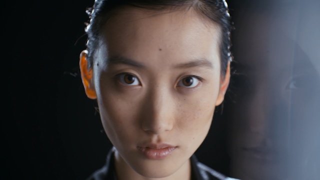 Video Reference N0: face, eyebrow, head, girl, forehead, human, ear, audio, audio equipment, portrait photography, Person