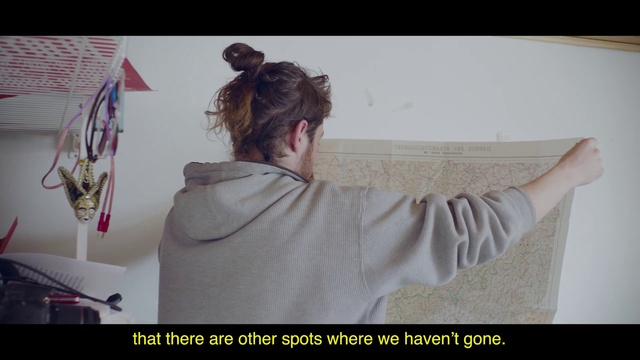 Video Reference N4: Hair, Shoulder, Hairstyle, Arm, Joint, Long hair, Bun, Photo caption, Neck, Back