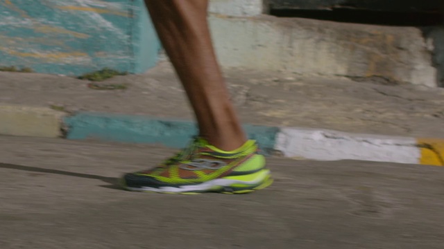 Video Reference N2: Footwear, Human leg, Leg, Shoe, Ankle, Foot, Calf