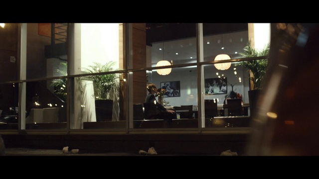 Video Reference N1: Light, Snapshot, Lighting, Architecture, Window, Night, Glass, Building, Restaurant, Home