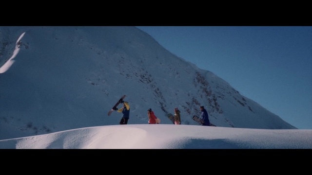 Video Reference N9: Snow, Mountainous landforms, Mountain, Mountaineering, Geological phenomenon, Ski mountaineering, Winter, Sky, Ski touring, Ridge