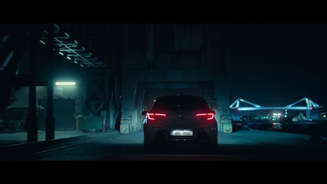Video Reference N4: Automotive design, Automotive lighting, Light, Darkness, Vehicle, Mode of transport, Lighting, Car, Headlamp, Automotive exterior