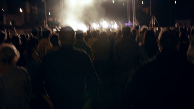 Video Reference N0: Crowd, People, Light, Darkness, Audience, Event, Night, Stage, Performance, Photography