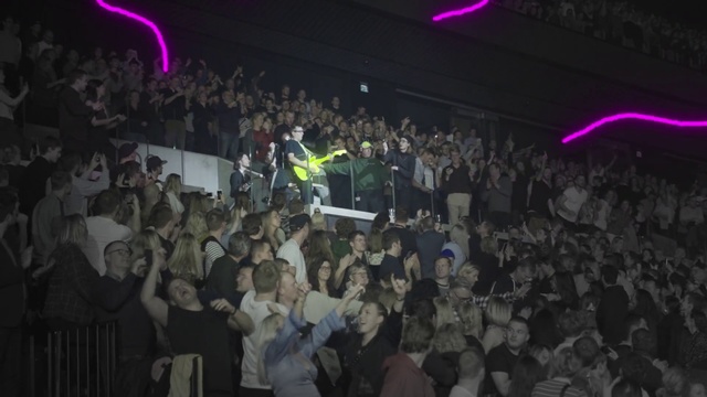 Video Reference N3: Crowd, People, Audience, Event, Nightclub, Party, Music venue, Night, Performance, Magenta