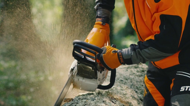 Video Reference N1: Saw chain, Chainsaw, Drill, Tool, Hammer drill, Jackhammer