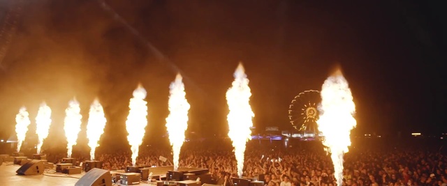 Video Reference N14: Flame, Fire, Heat, Atmosphere, Event, Night, Pollution, Explosion
