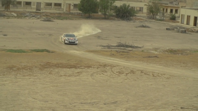Video Reference N2: Off-road racing, Vehicle, Dirt road, Sand, Off-roading, Dust, Drifting, Rallycross, Car, Soil