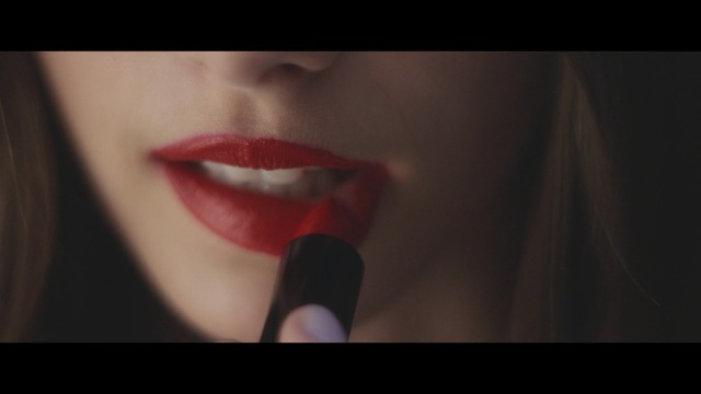 Video Reference N1: Lip, Red, Lipstick, Lip gloss, Nose, Close-up, Beauty, Skin, Mouth, Eyebrow