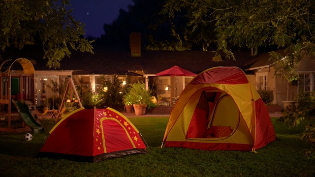 Video Reference N0: tent, camping, lighting, night, evening, backyard, recreation, grass
