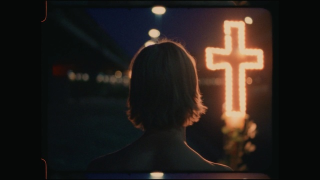 Video Reference N2: Light, Religious item, Sky, Lighting, Cross, Backlighting, Symbol, Photography, Worship, Crucifix