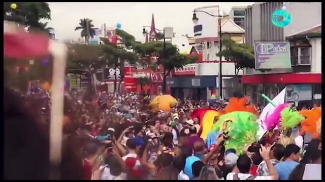 Video Reference N1: Crowd, Carnival, Event, Festival, Public event, Parade, Block party, Party, Fun, Audience