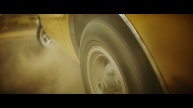 Video Reference N2: Tire, Automotive tire, Wheel, Yellow, Alloy wheel, Rim, Automotive design, Automotive wheel system, Auto part, Close-up