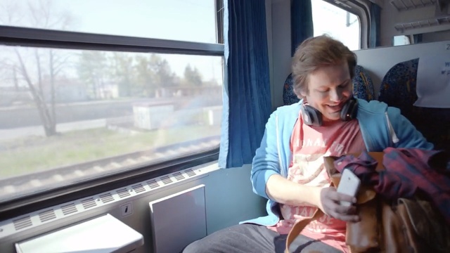 Video Reference N0: Passenger, Transport, Sitting, Vehicle, Public transport, Child, Person
