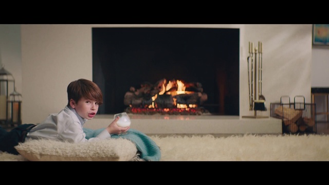 Video Reference N1: Heat, Fireplace, Hearth, Child, Room, Flame, Fire, Vacation, Person