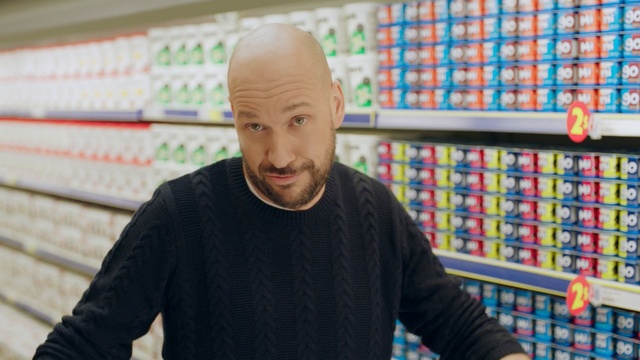 Video Reference N3: shopkeeper, fun, supermarket