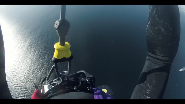 Video Reference N10: Screenshot, Underwater diving, Water, Recreation, Underwater, Diving equipment, Scuba diving, Wetsuit, Dry suit, Vehicle
