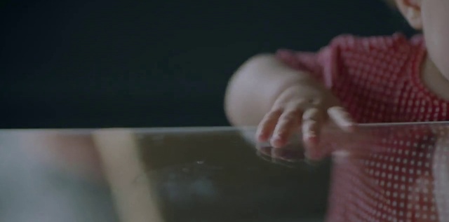 Video Reference N0: Skin, Finger, Child, Arm, Hand, Baby, Leg, Joint, Close-up, Nail