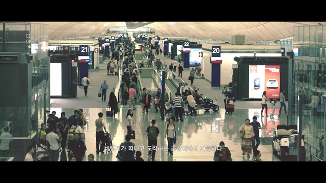 Video Reference N10: metropolitan area, crowd, Person