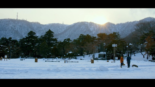 Video Reference N2: Snow, Winter, Mountain, Sky, Tree, Hill station, Mountain range, Wilderness, Alps, Freezing, Person
