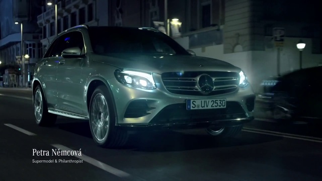 Video Reference N1: Land vehicle, Vehicle, Car, Luxury vehicle, Automotive design, Motor vehicle, Sport utility vehicle, Mercedes-benz, Personal luxury car, Crossover suv