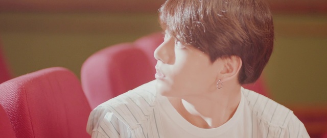 Video Reference N2: Hair, Face, Nose, Chin, Cheek, Hairstyle, Forehead, Neck, Ear, Lip