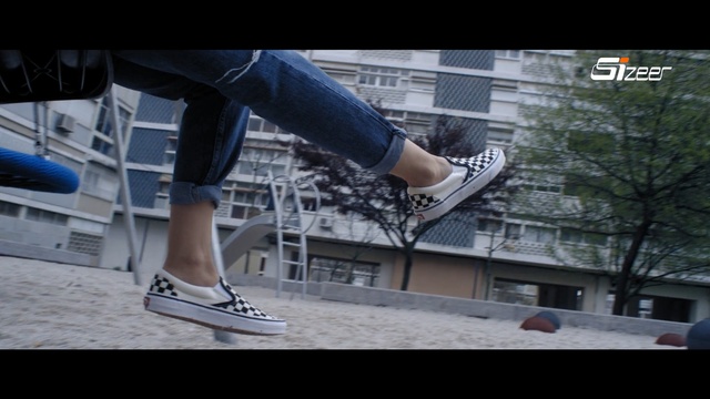 Video Reference N8: Footwear, Shoe, Leg, Human leg, Skate shoe, Jeans, Street fashion, Cool, Plimsoll shoe, Kickflip