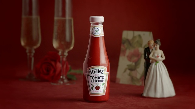 Video Reference N1:  Bottle, Red, Glass bottle, Ketchup, Ingredient, Glasses, glass, Person