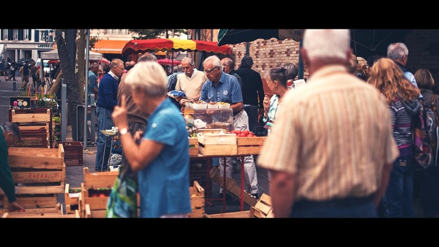 Video Reference N2: People, Public space, Market, Bazaar, Street, City, Sky, Crowd, Marketplace, Event, Person