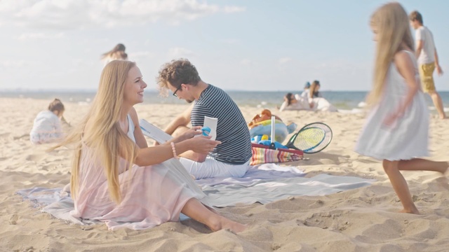 Video Reference N4: People on beach, Photograph, Fun, Vacation, Summer, Beach, Leisure, Sand, Picnic, Sunlight, Person