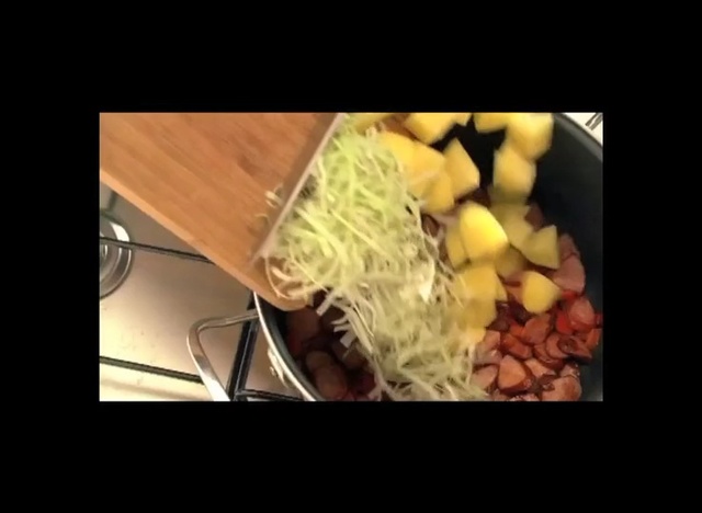 Video Reference N2: Food, Cuisine, Dish, Recipe, Vegetable, Meal, Comfort food, Cooking, Side dish, Photography, Person