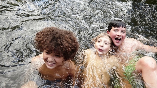 Video Reference N1: Fun, Water, Smile, Bathing, Watercourse, Happy, Leisure, River