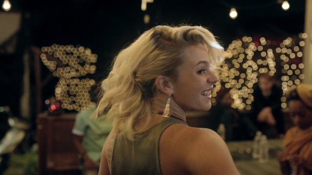 Video Reference N1: Hair, Lady, Blond, Beauty, Hairstyle, Fashion, Dress, Event, Long hair, Smile, Person